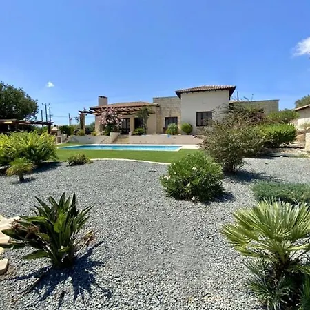 Niloamna Kritou Terra