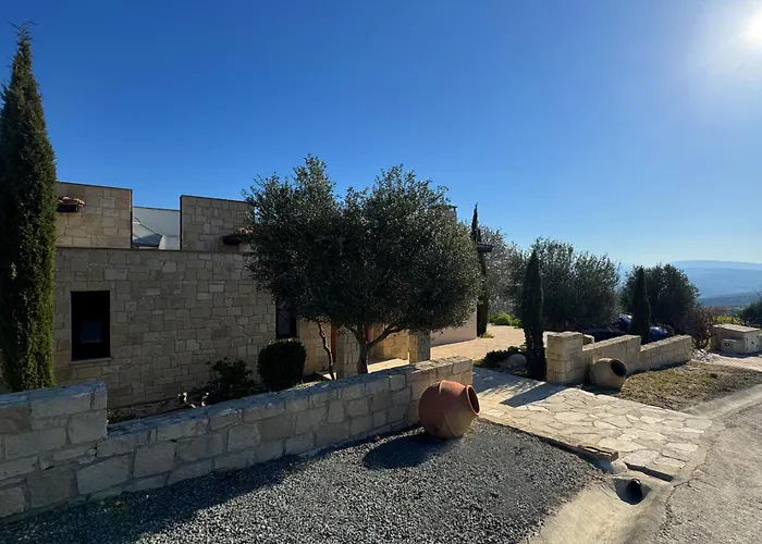 Niloamna Kritou Terra